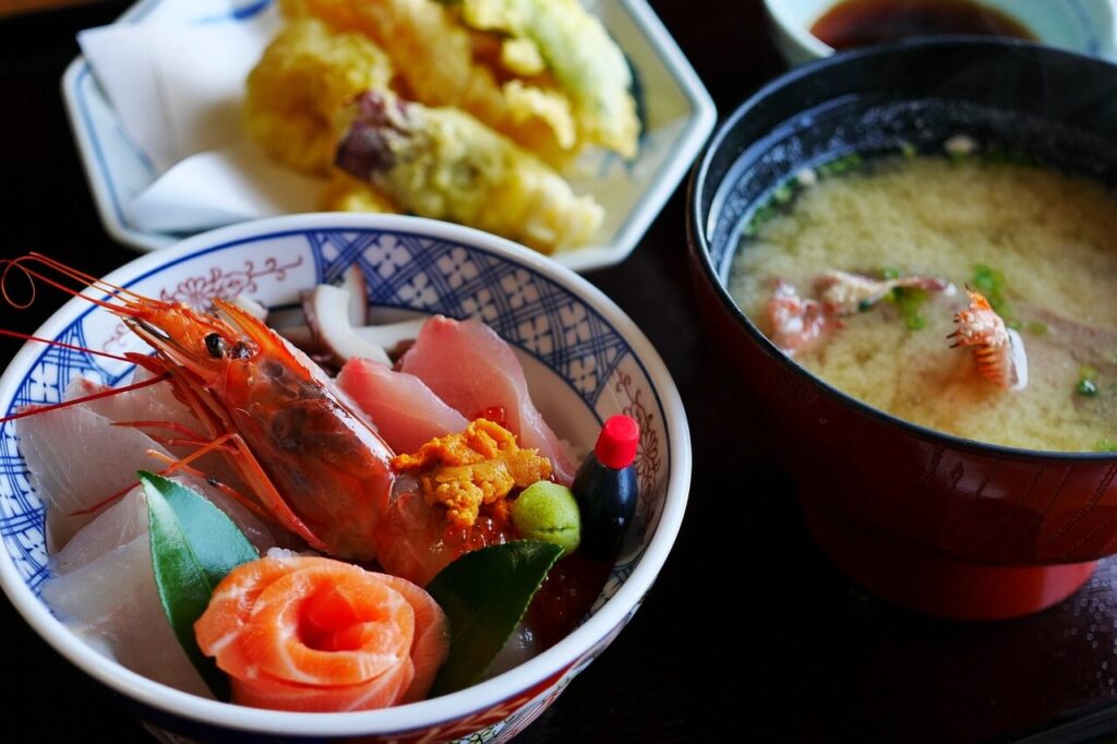 ランチ海鮮丼